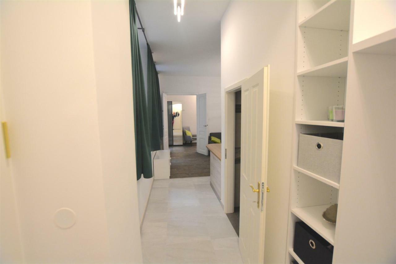 Prater & Center Apartment Mit Eigener Terrasse فيينا المظهر الخارجي الصورة