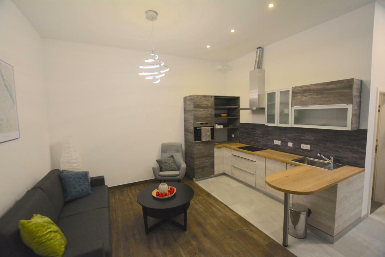 Prater & Center Apartment Mit Eigener Terrasse فيينا المظهر الخارجي الصورة
